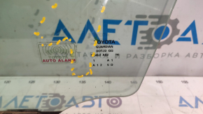 Glass of the front left door Toyota Avalon 13-18 triplex, scratches