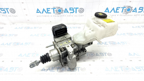 Main brake cylinder with reservoir Toyota Camry v70 18 hybrid with cover, without cotter pin
