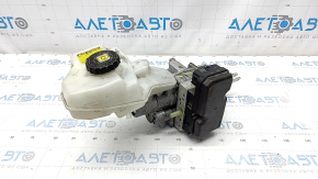 Main brake cylinder with reservoir Toyota Camry v70 18 hybrid with cover, without cotter pin