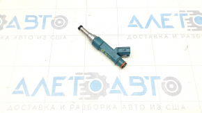 Toyota Prius V 12-17 fuel injector