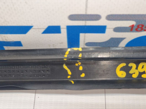 Windshield molding right Ford Focus mk3 11-18 usa OEM crack