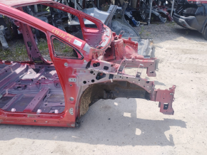 Front right quarter Toyota Prius V 12-17 red, on the body