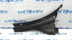 Windscreen wiper grille plastic left VW Tiguan 18 - broken