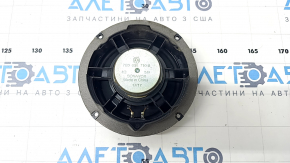 Speaker door rear left VW Tiguan 18 - cracks in fasteners