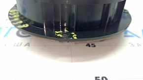 Speaker door rear left VW Tiguan 18 - cracks in fasteners