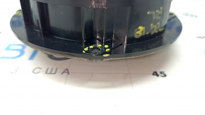 Speaker door rear left VW Tiguan 18 - cracks in fasteners