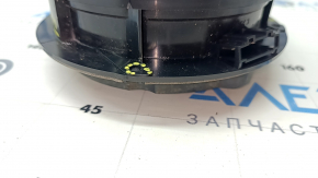 Speaker door rear right VW Tiguan 18 - cracks in fasteners