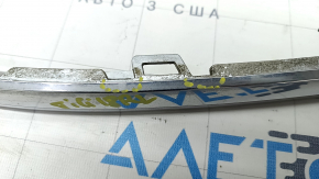 Rear bumper molding left VW Tiguan 18 - chrome, broken, cracks