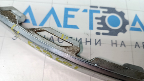 Rear bumper molding left VW Tiguan 18 - chrome, broken, cracks