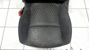 Driver's seat Nissan Rogue 14-20 without airbag, mechanical, black cloth, dry-cleanable, scratch on lining