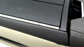 Central console armrest and cup holders Lincoln MKZ 13-16 beige leather, scratches, broken fastening, fractures