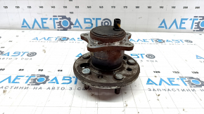 Rear right hub Toyota Camry v40 rusty