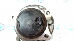 Rear right hub Toyota Camry v40 rusty
