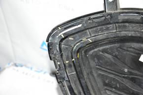 Chevrolet Bolt 17-19 front bumper lower grille black, cracks, broken direction