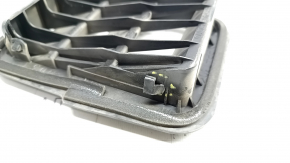 Right ventilation shield Toyota Prius 30 10-15 fracture