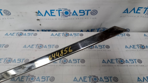 Upper front left door molding Nissan Rogue 14-20 chrome, scratches, missing fastening, broken fastening, bump