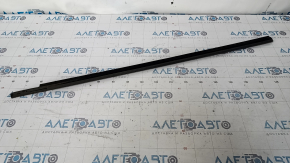 Molding door-glass central front left Suzuki Kizashi 10-15 black, scratches