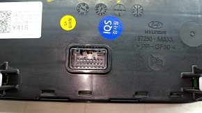 Climate control Hyundai Elantra 21-23 auto with heated seats, scratches