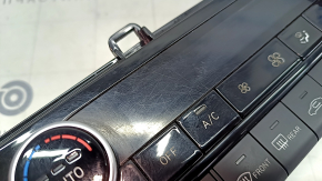 Climate control Hyundai Elantra 21-23 auto with heated seats, scratches
