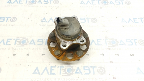 Rear right hub Hyundai Elantra 21 - rusty
