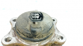 Rear right hub Hyundai Elantra 21 - rusty