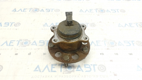 Rear left hub Hyundai Elantra 21 - rusty