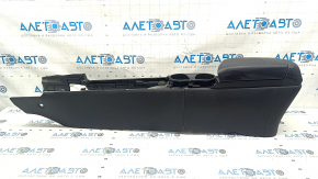 Central console armrest and cup holders Hyundai Elantra 21-23 leather black under electric handbrake, scratches