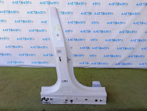 The central right body pillar of BMW X1 F48 16-22 is sawn off