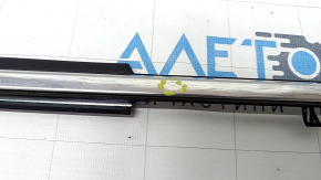 Molding door-glass central front right Mazda CX-5 17- chrome, butt, broken fastening