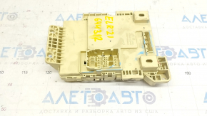 Under-dash fuse box Hyundai Elantra 21-23 for halogen headlights