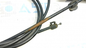 The hood release cable in front of the Volvo XC90 16-22 has dried out, the fasteners are broken