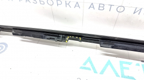 Windshield molding right Toyota Prius 50 16 - broken fasteners