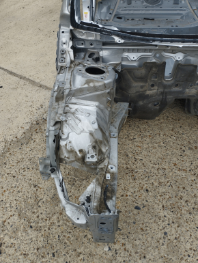 Front right quarter Toyota Prius 50 16- silver, on the body