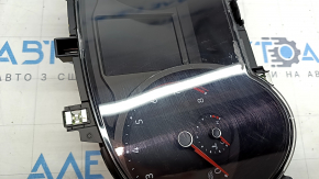 Instrument cluster VW Tiguan 18- SE 47k scratches, break