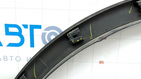 Front left wing arch trim VW Tiguan 18- structure, crack in fastening, scratch
