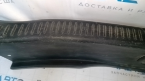 Trunk opening trim Mazda3 03-08 HB black, scuffs