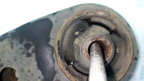 Lower front left arm Toyota Prius 30 10-15 rusty, cracked silent