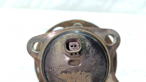 Rear left hub Toyota Prius 30 10-15