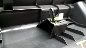 VW Tiguan 18 trunk opening trim - black, guide break