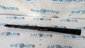 Glass seal inside front right door Chevrolet Volt 11-15