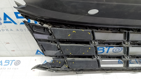 Radiator grill VW Passat b8 16-19 USA under radar cruise, missing fragment, cracks, scratches, sand