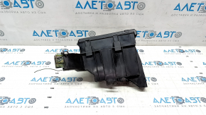 Ford Explorer 16-19 underhood fuse box fragment missing