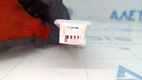 Door illumination on the trim card front right BMW 3 F30 12-18