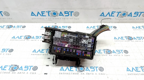 Ford Explorer 16-19 underhood fuse box housing fragment missing