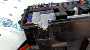 Ford Explorer 16-19 underhood fuse box housing fragment missing