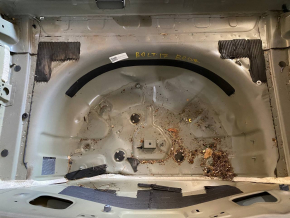 Trunk trough Chevrolet Bolt 17-20 on the body