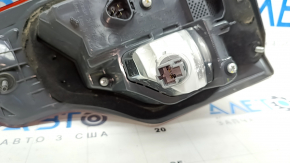 Light inside tailgate left Toyota Highlander 17-19