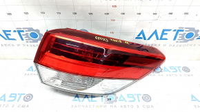 Light outer wing right Toyota Highlander 17-19 chip cut off