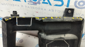 The air duct of the additional radiator, right, BMW 5 F10 14-16, has dried out