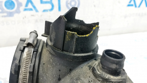 Air duct on the BMW 5 F10 12-16 2.0T manifold, broken mount